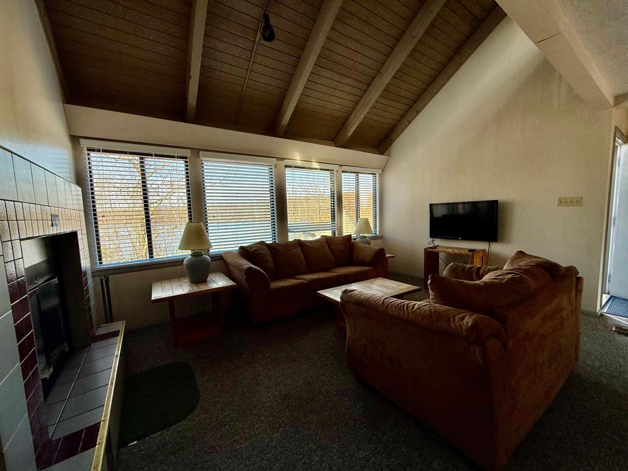 Eagle Village Resort Bushkill Exterior photo